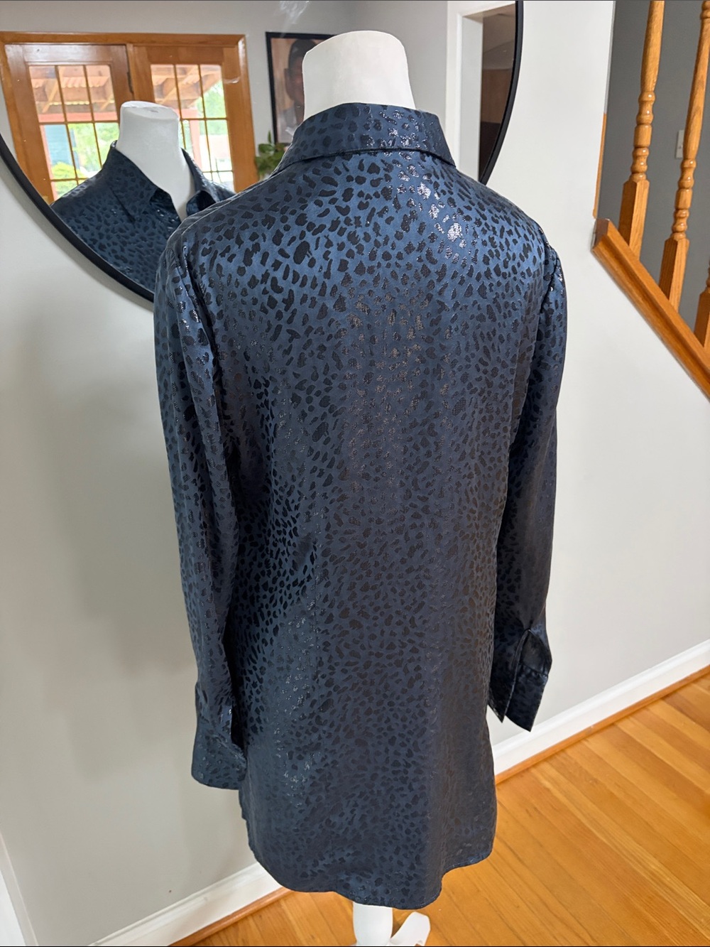 Chico’s Silk Blend Blue Black Leopard Print Button‎ Up Tunic Blouse Shirt Sz 1 - Picture 13 of 13